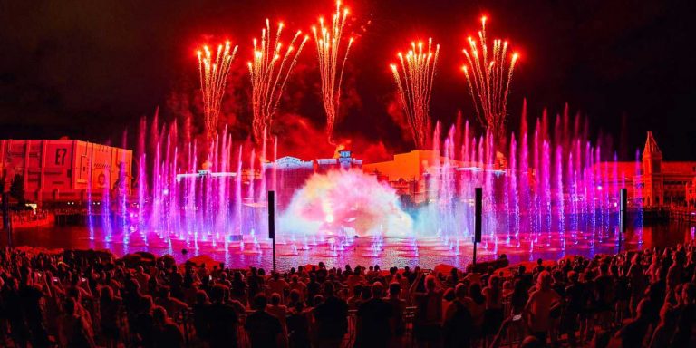 giant_water_theater_cinematic_celebration_universal_orlando_8