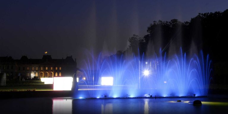 musical_fountain_chateau_luneville_2crop