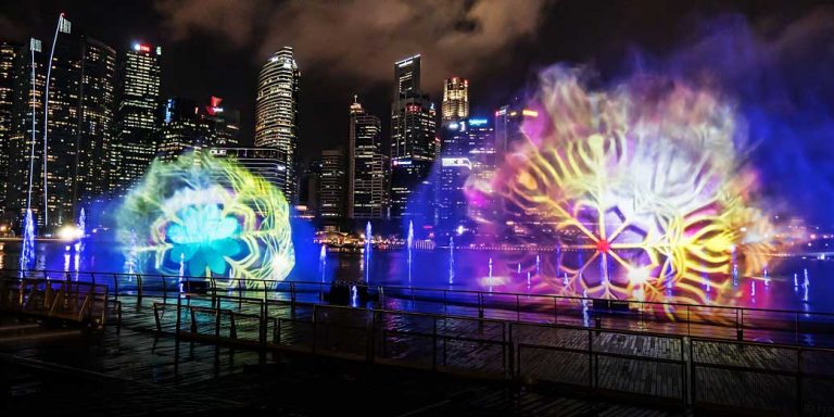 water_show_spectra_marina_bay_singapore_1