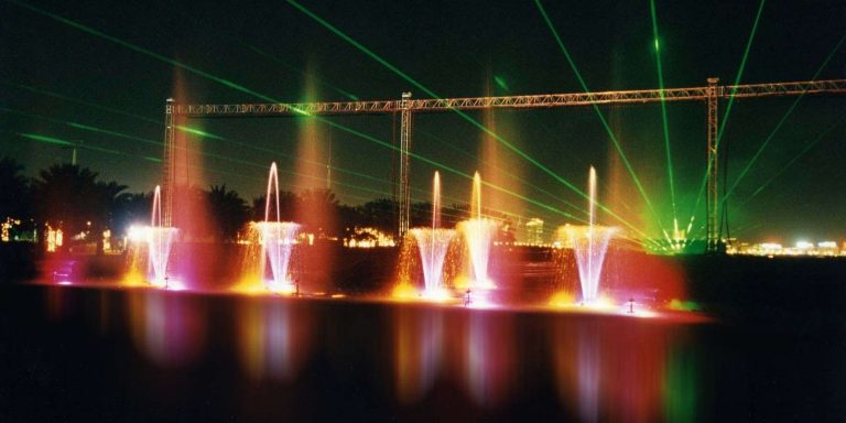 water_theater_dubai_shopping_festival_2crop